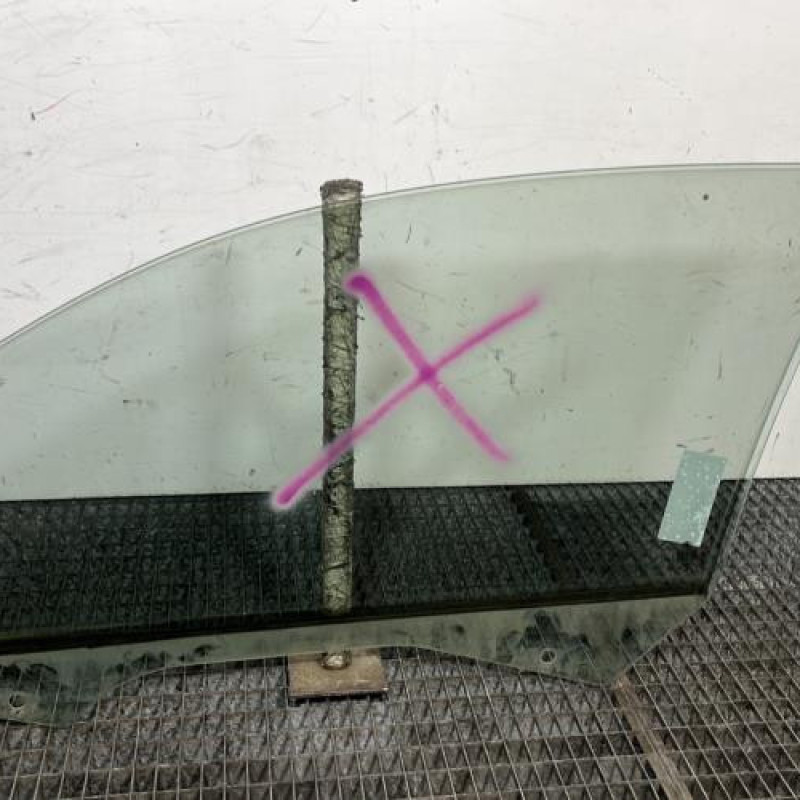 Vitre avant droit BMW SERIE 3 E46 Photo n°4