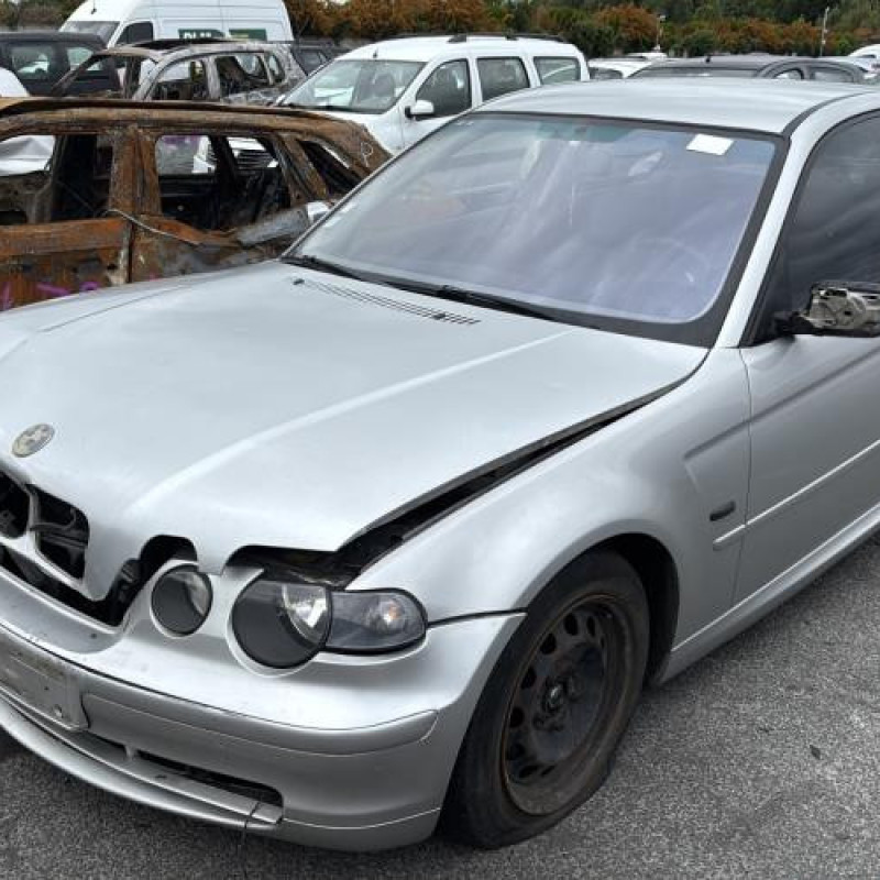 Vitre avant gauche BMW SERIE 3 E46 Photo n°14