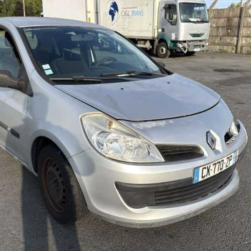 Feu arriere principal droit (feux) RENAULT CLIO 3 Photo n°5