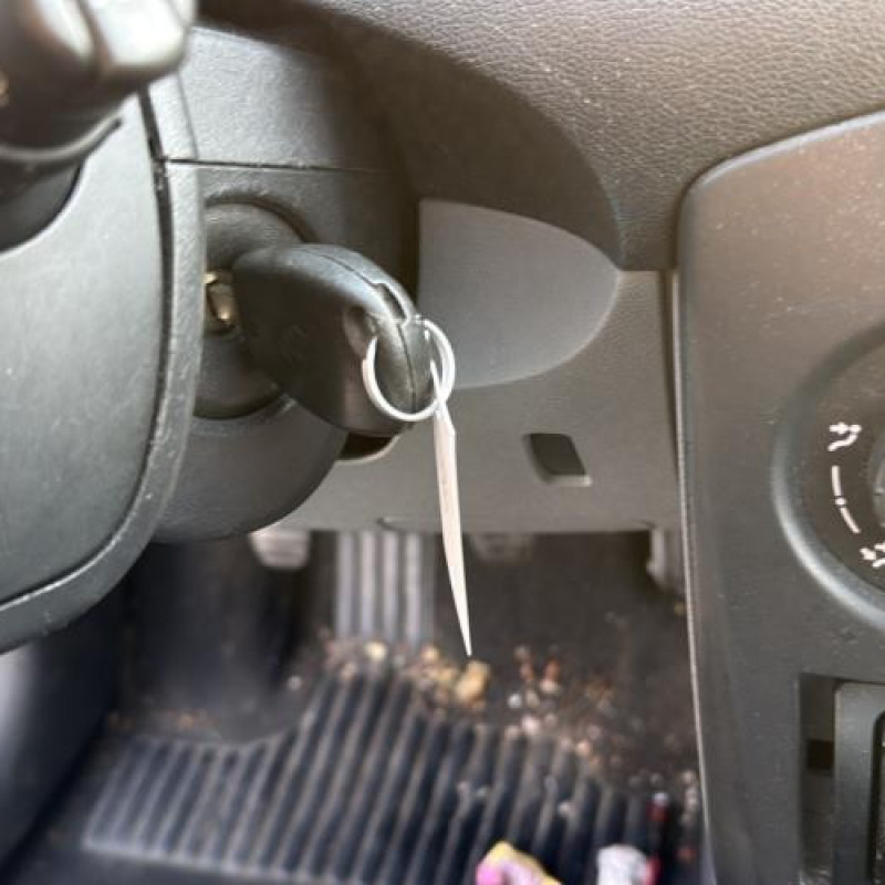 Feu arriere principal droit (feux) RENAULT CLIO 3 Photo n°20