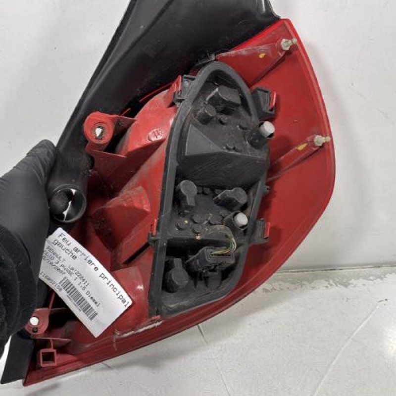 Feu arriere principal gauche (feux) RENAULT CLIO 3 Photo n°4