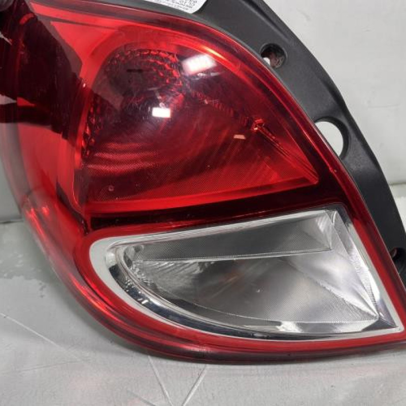 Feu arriere principal gauche (feux) RENAULT CLIO 3 Photo n°4