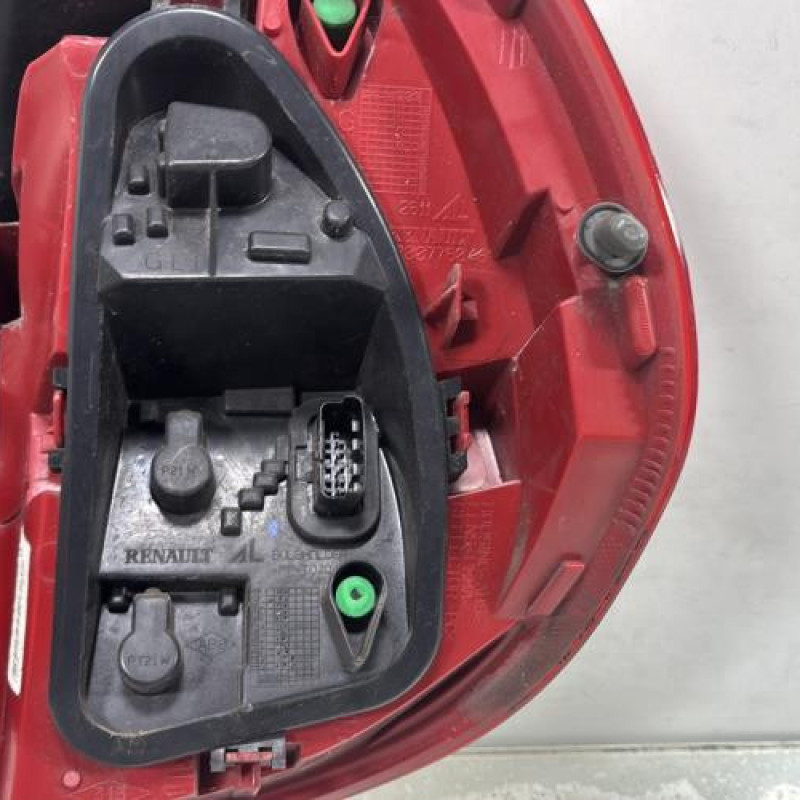 Feu arriere principal gauche (feux) RENAULT CLIO 3 Photo n°3