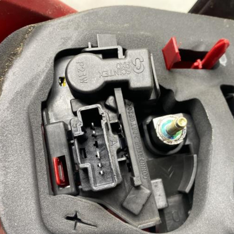 Feu arriere principal droit (feux) PEUGEOT 206 Photo n°3