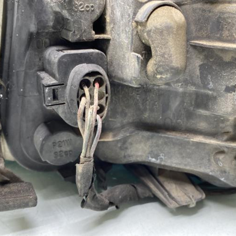 Feu arriere principal gauche (feux) AUDI A4 2 Photo n°3