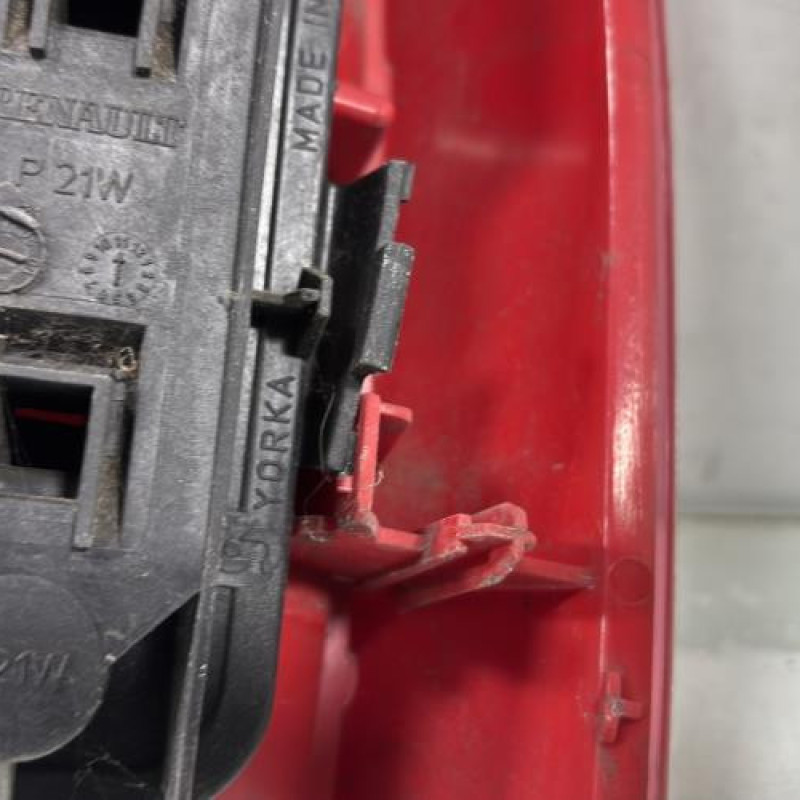 Feu arriere principal gauche (feux) RENAULT CLIO 2 Photo n°5