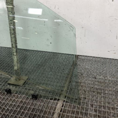 Vitre avant droit PEUGEOT 208 1