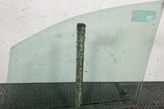 Vitre avant droit PEUGEOT 208 1