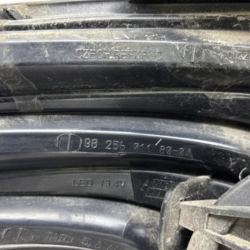 Feu arriere principal droit (feux) PEUGEOT 208 1 Photo n°8