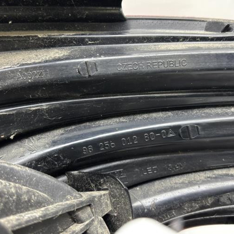 Feu arriere principal gauche (feux) PEUGEOT 208 1 Photo n°7