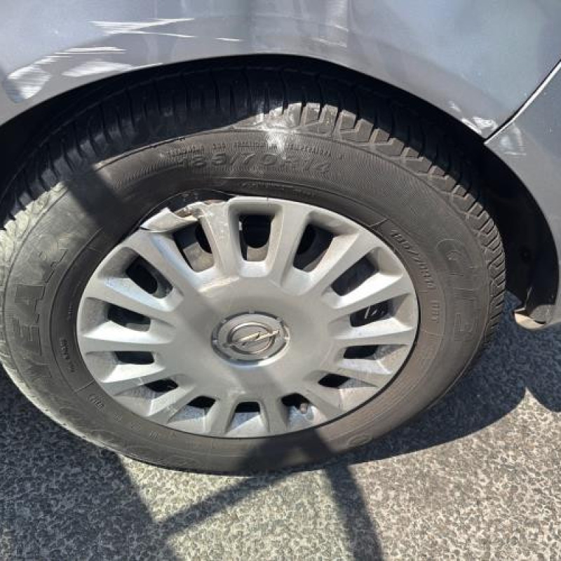 Feu arriere principal droit (feux) OPEL CORSA D Photo n°17