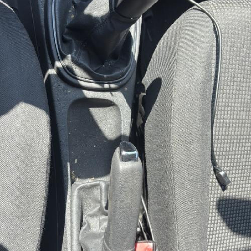 Feu arriere principal droit (feux) OPEL CORSA D Photo n°18