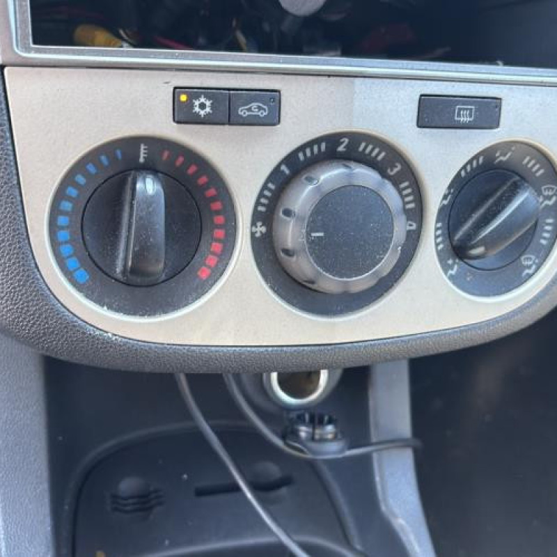 Feu arriere principal droit (feux) OPEL CORSA D Photo n°19