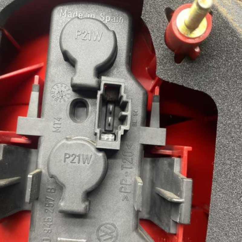 Feu arriere principal gauche (feux) VOLKSWAGEN POLO 3 Photo n°4