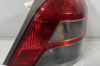 Feu arriere principal droit (feux) TOYOTA YARIS 2 Photo n°1