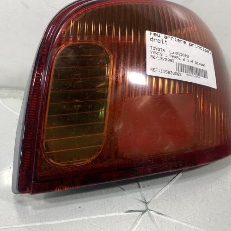 Feu arriere principal droit (feux) TOYOTA YARIS 1 Photo n°1
