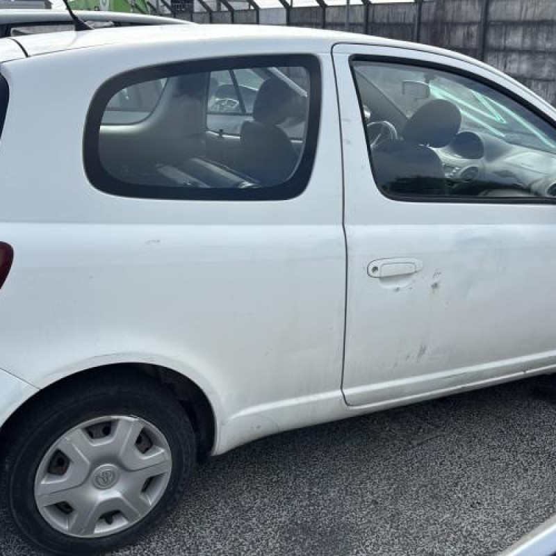 Feu arriere principal gauche (feux) TOYOTA YARIS 1 Photo n°9