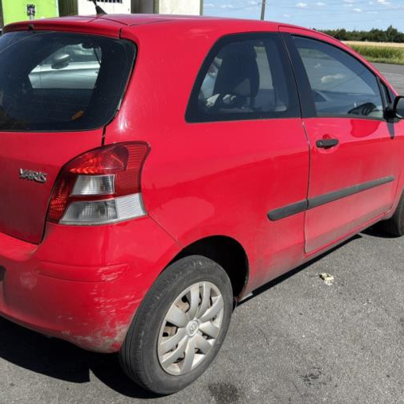 Feu arriere principal gauche (feux) TOYOTA YARIS 2 Photo n°7