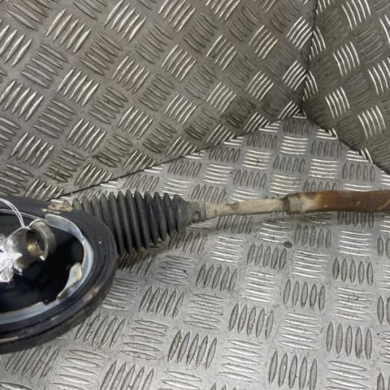 Cremaillere assistee TOYOTA YARIS 2 Photo n°3