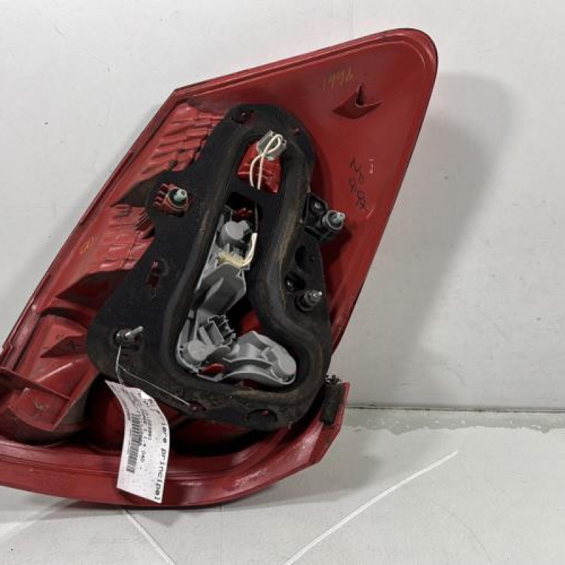 Feu arriere principal droit (feux) TOYOTA AURIS 1 Photo n°2