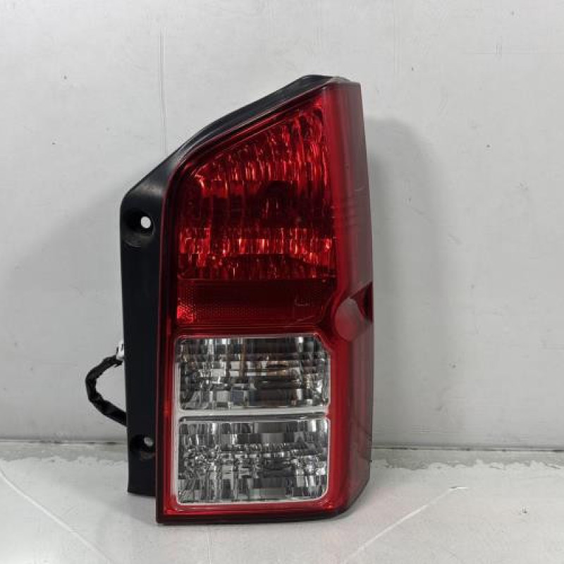 Feu arriere principal droit (feux) NISSAN PATHFINDER 2 Photo n°1