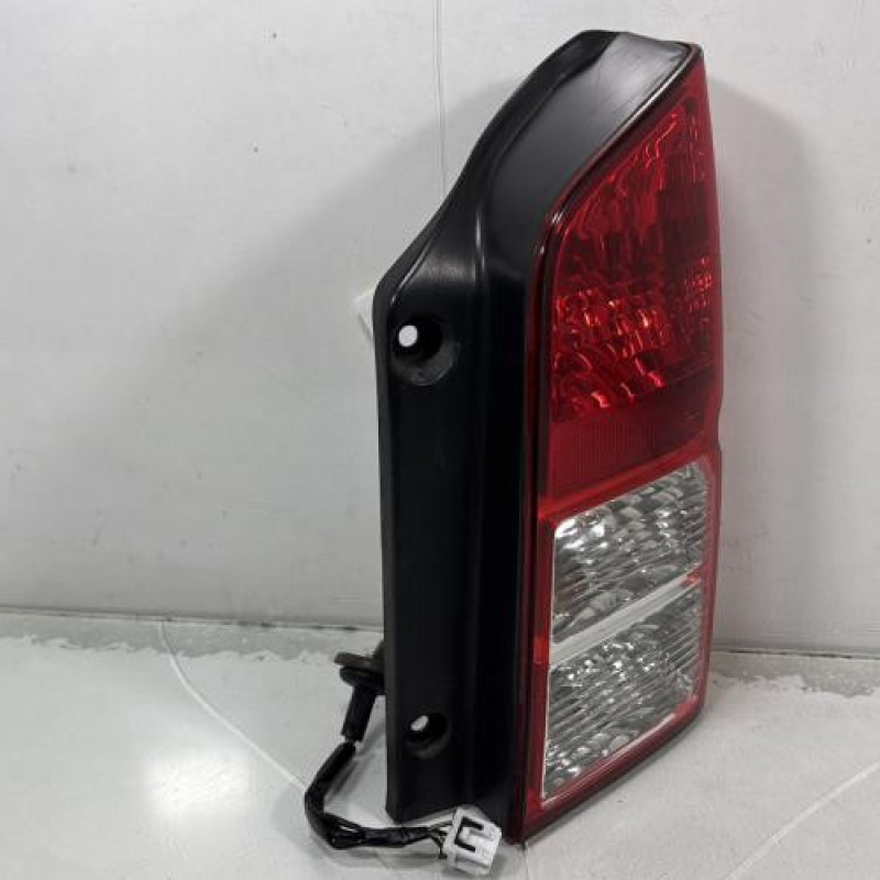 Feu arriere principal droit (feux) NISSAN PATHFINDER 2 Photo n°6