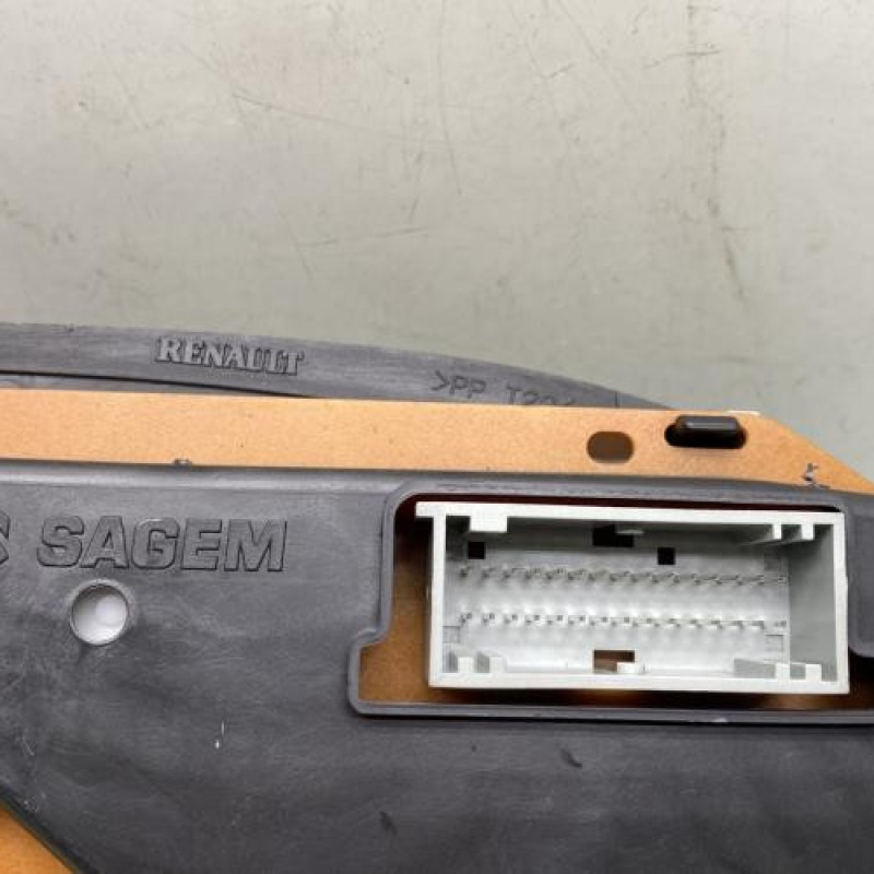 Compteur RENAULT CLIO 2 Photo n°4