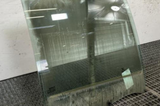 Vitre arriere droit RENAULT CLIO 2