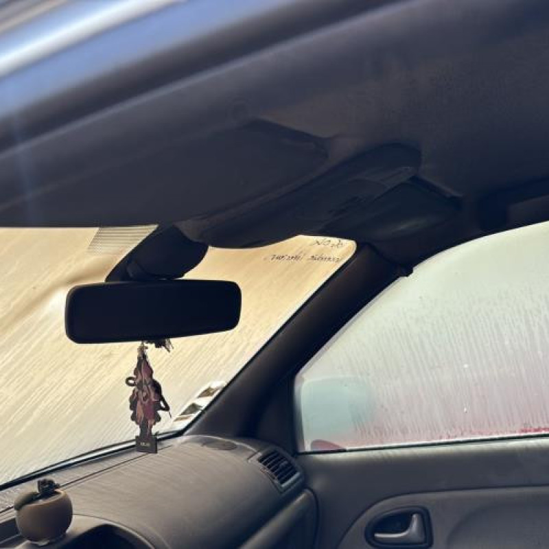 Vitre arriere droit RENAULT CLIO 2 Photo n°16