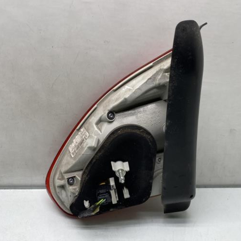 Feu arriere secondaire gauche (feux) PEUGEOT 2008 1 Photo n°2