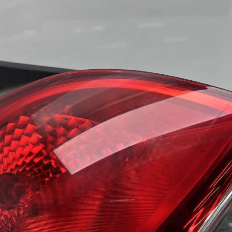 Feu arriere principal gauche (feux) RENAULT CLIO 3 Photo n°4