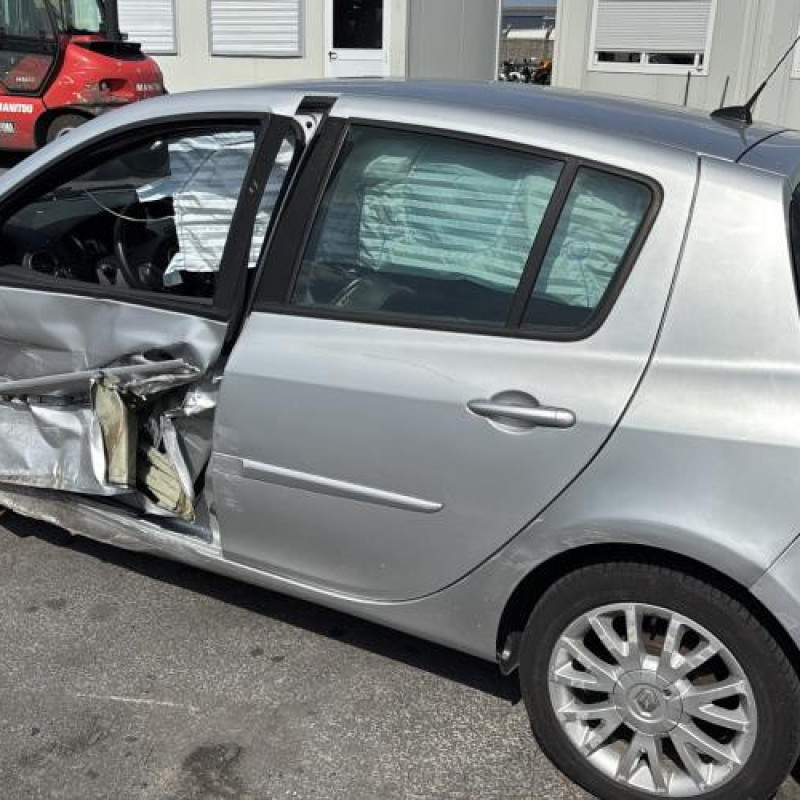 Feu arriere principal gauche (feux) RENAULT CLIO 3 Photo n°11