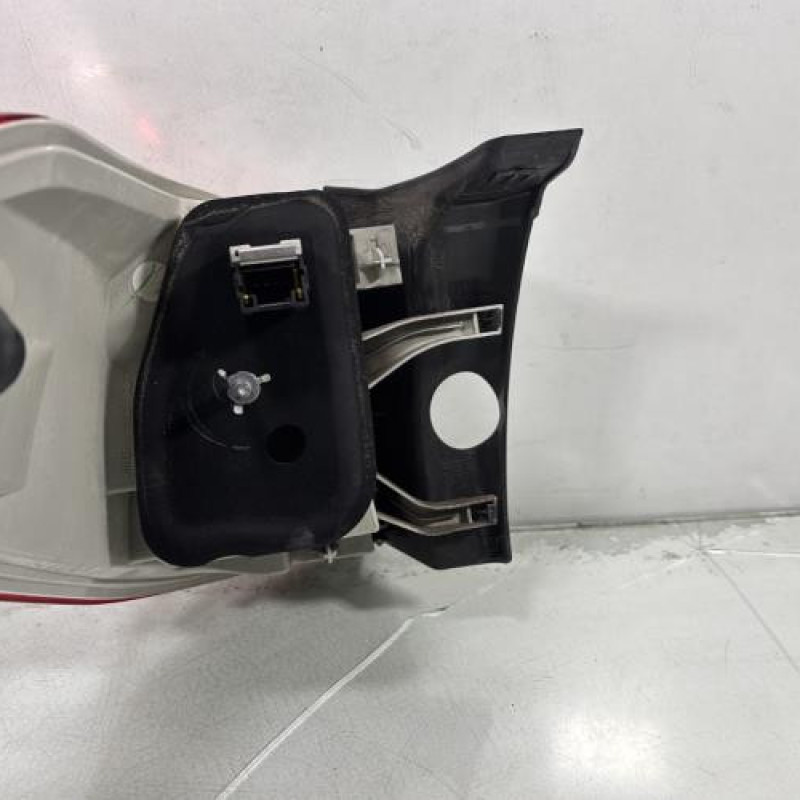 Feu arriere principal droit (feux) PEUGEOT 508 1 SW Photo n°4