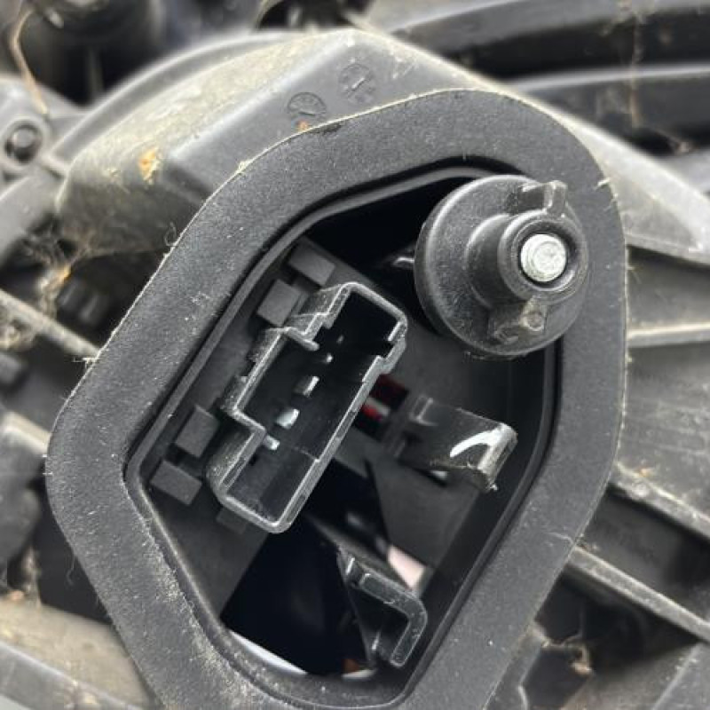 Feu arriere principal gauche (feux) PEUGEOT 208 1 Photo n°6