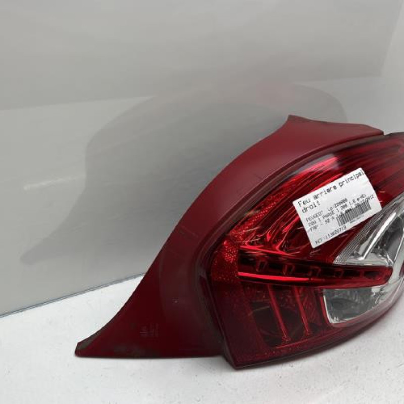 Feu arriere principal droit (feux) PEUGEOT 208 1 Photo n°3