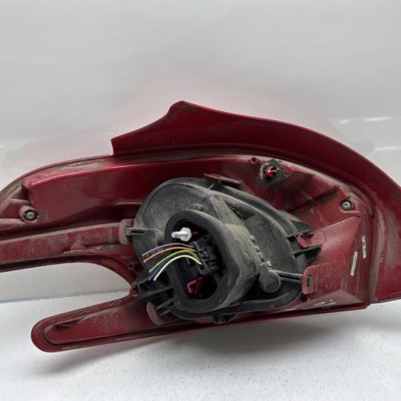 Feu arriere principal droit (feux) PEUGEOT 208 1 Photo n°4