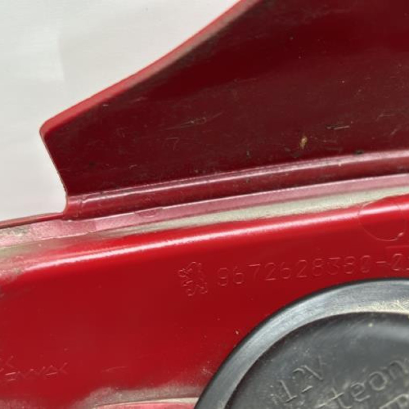 Feu arriere principal droit (feux) PEUGEOT 208 1 Photo n°6