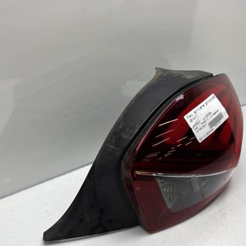 Feu arriere principal droit (feux) PEUGEOT 208 1 Photo n°3