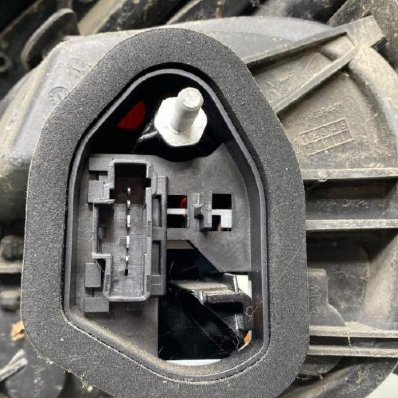 Feu arriere principal gauche (feux) PEUGEOT 208 1 Photo n°3