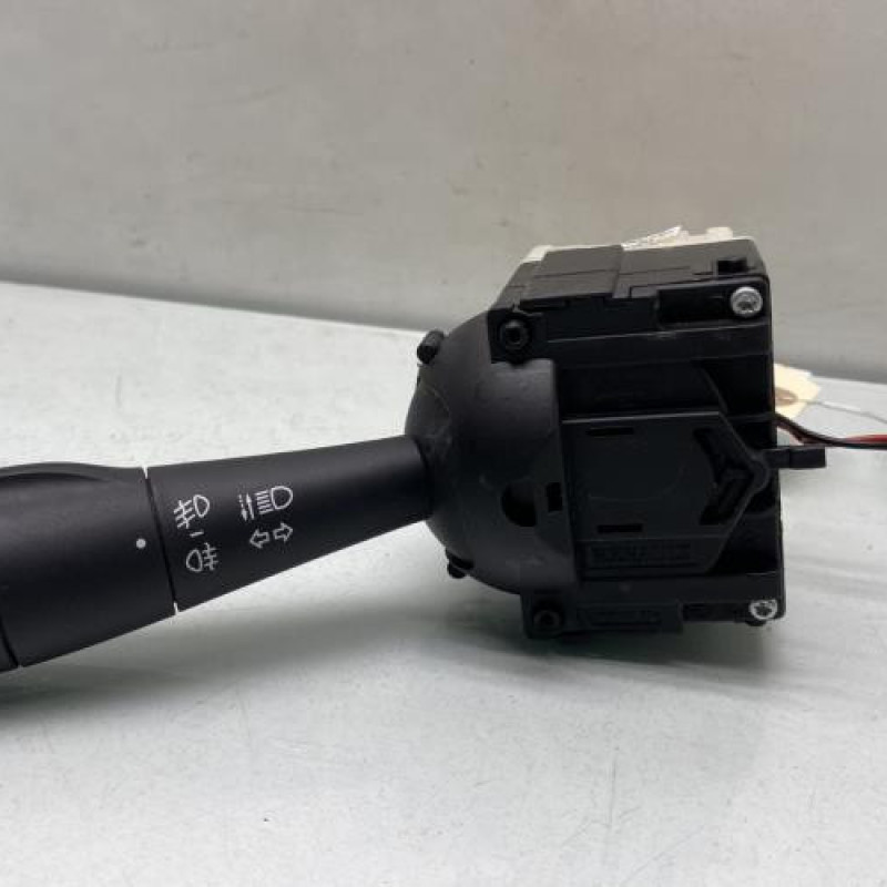 Commodo phare RENAULT CAPTUR 1 Photo n°1