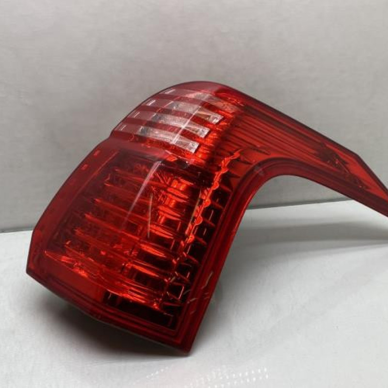 Feu arriere principal droit (feux) PEUGEOT 5008 1 Photo n°1