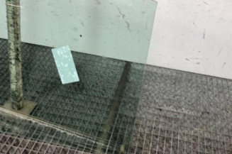 Vitre arriere droit PEUGEOT 5008 1