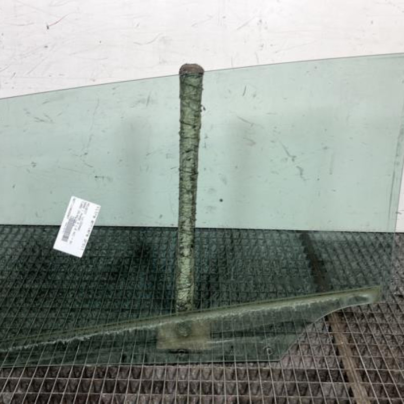 Vitre arriere droit PEUGEOT 5008 1 Photo n°4