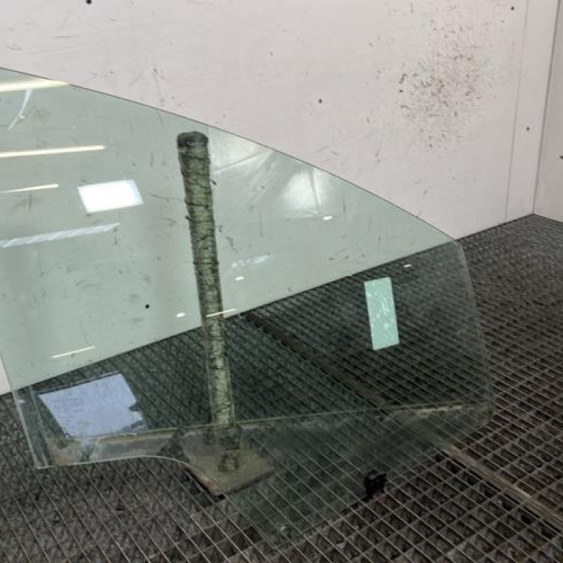 Vitre avant droit PEUGEOT 5008 1 Photo n°3