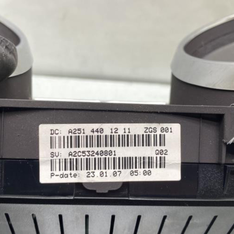 Compteur MERCEDES CLASSE R 251 Photo n°4