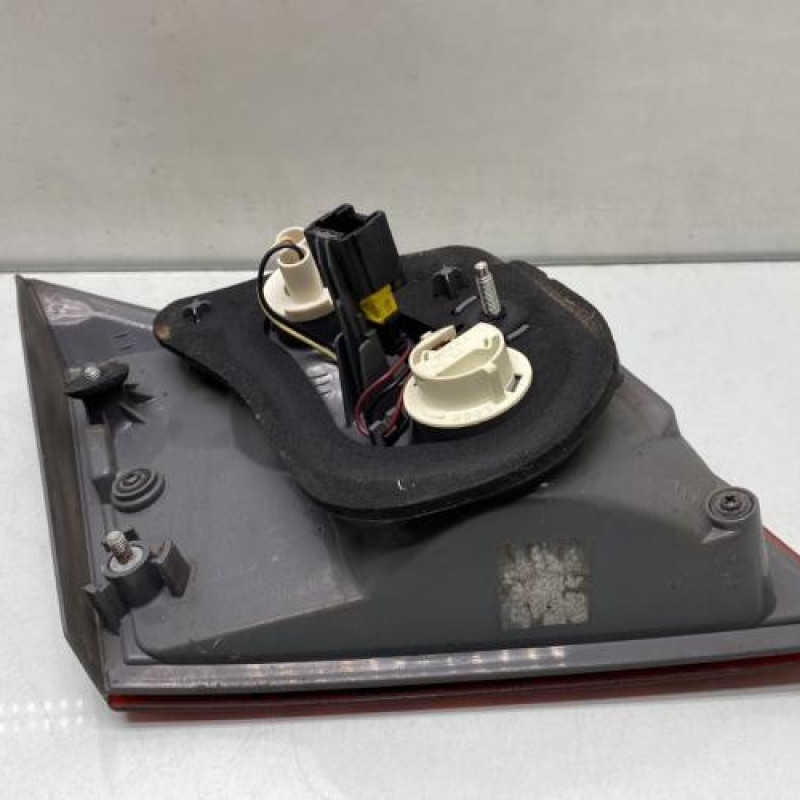 Feu arriere secondaire droit (feux) RENAULT LATITUDE Photo n°4