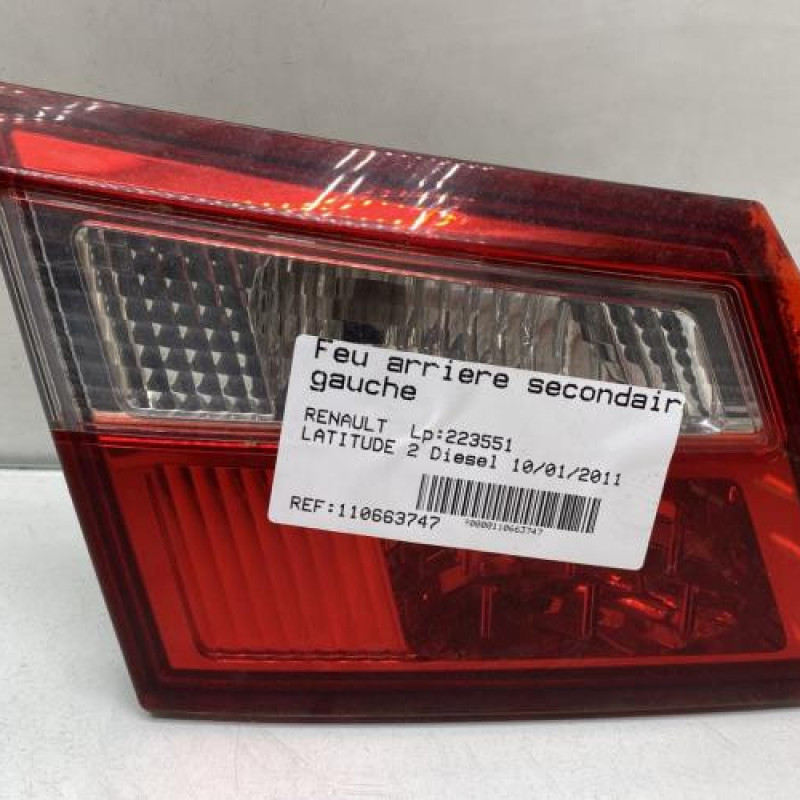 Feu arriere secondaire gauche (feux) RENAULT LATITUDE Photo n°1