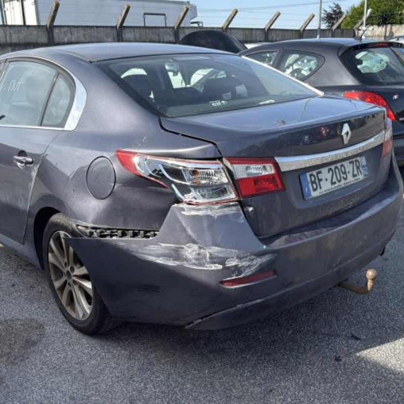 Feu arriere secondaire gauche (feux) RENAULT LATITUDE Photo n°7