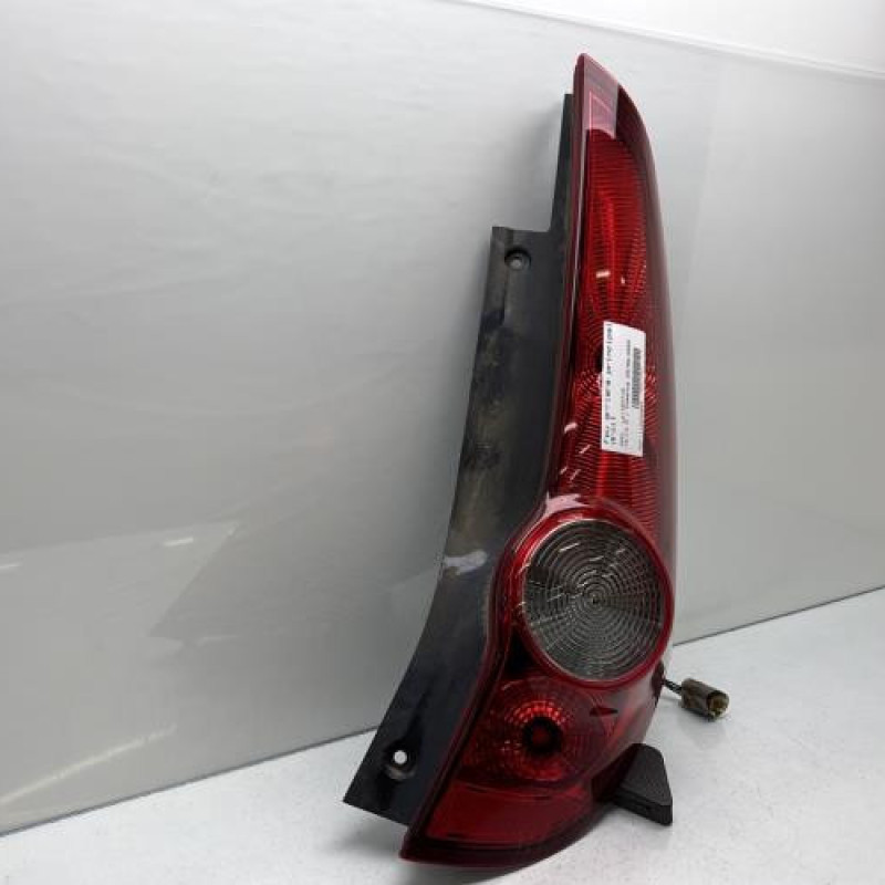 Feu arriere principal droit (feux) OPEL AGILA B Photo n°2