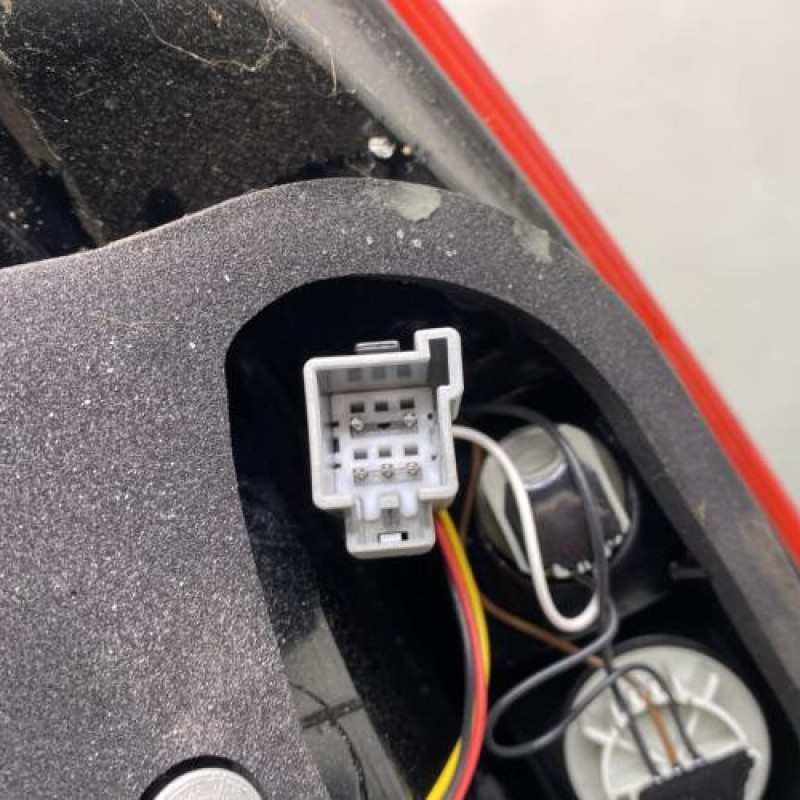 Feu arriere principal gauche (feux) FORD FIESTA 6 Photo n°3